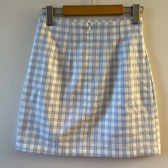 Brandy Melville Plaid Mini Skirt - Picture 2 of 8